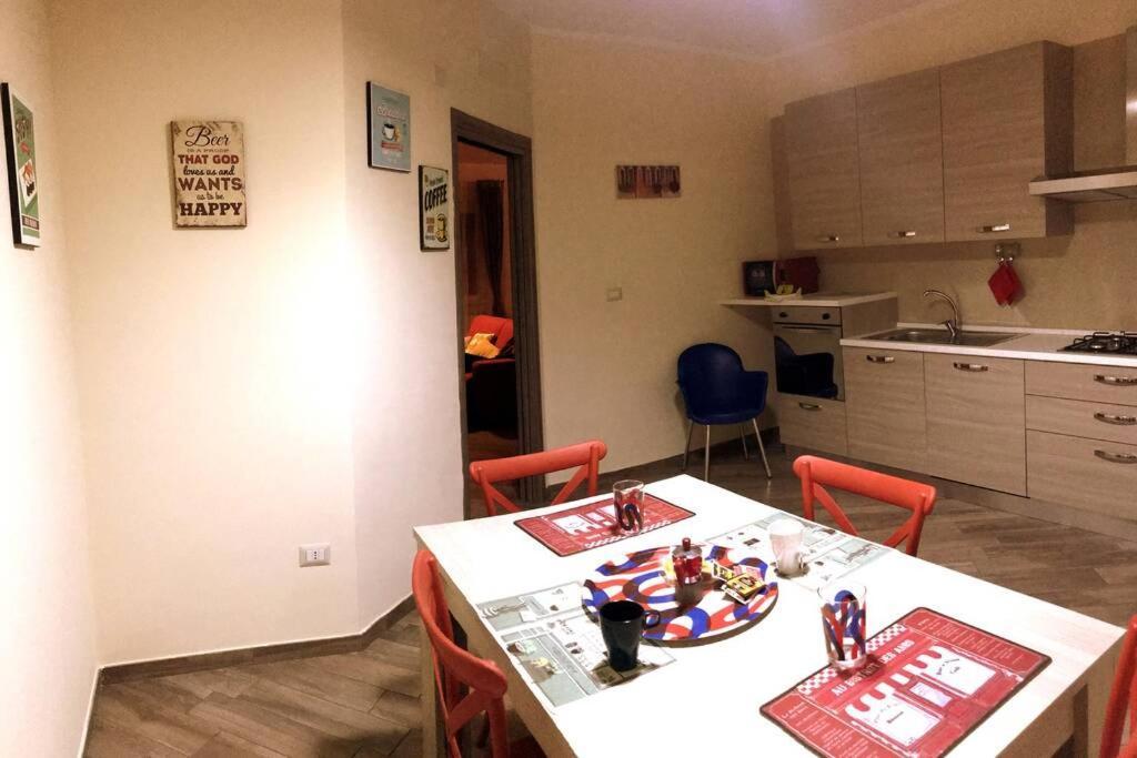 Casa Cantoniera-Guest House : Costruite Il Viaggio 폼페이 외부 사진