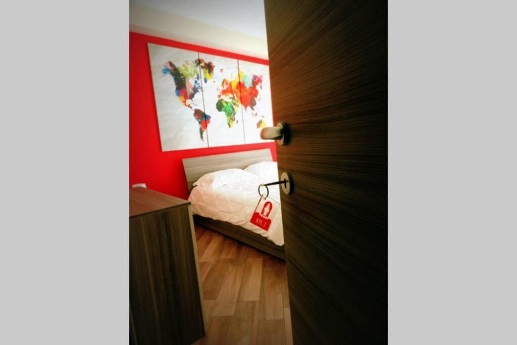 Casa Cantoniera-Guest House : Costruite Il Viaggio 폼페이 외부 사진